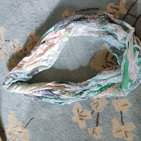 Do Everything With Love ❣️ Infinity scarf - Picture 1 of 9